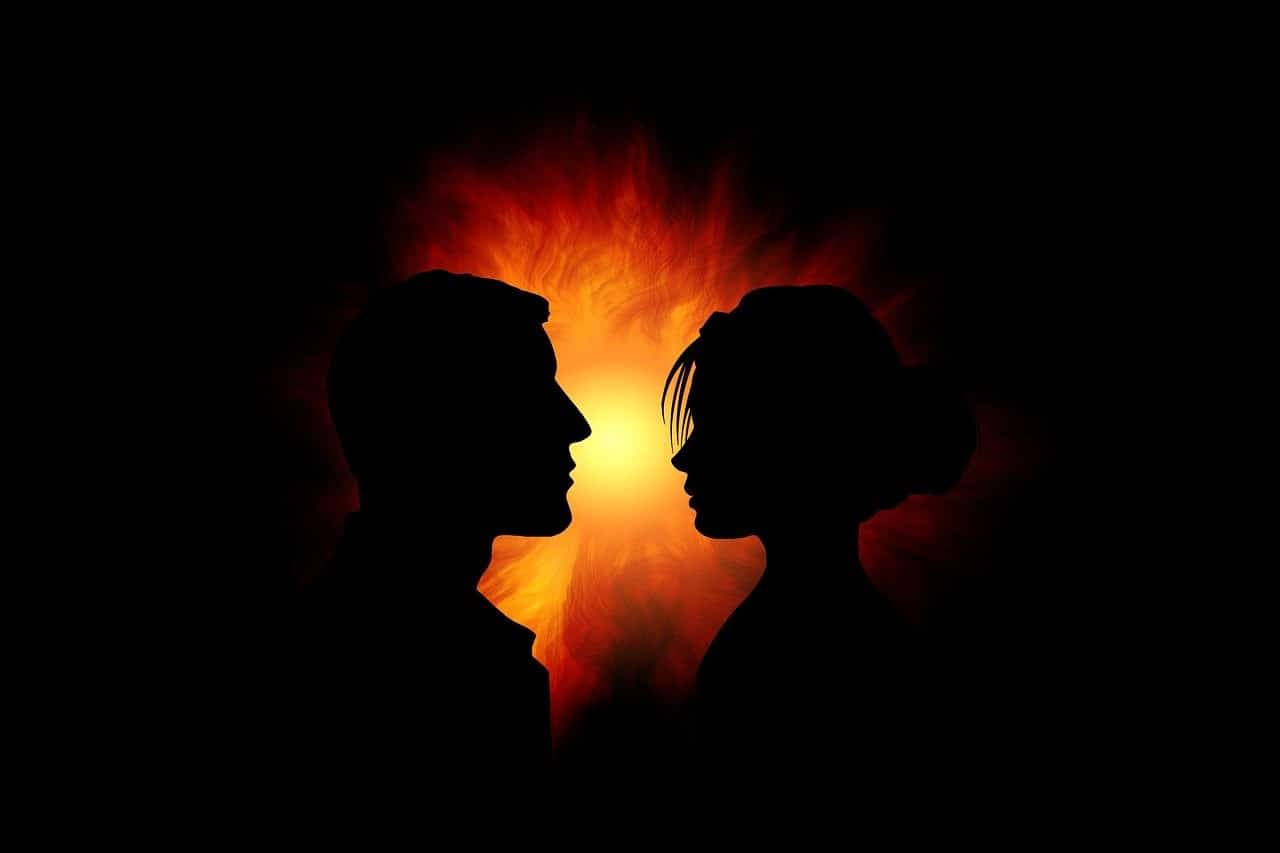 How to Tell the Difference Between Your Soulmate and Your Twin Flame