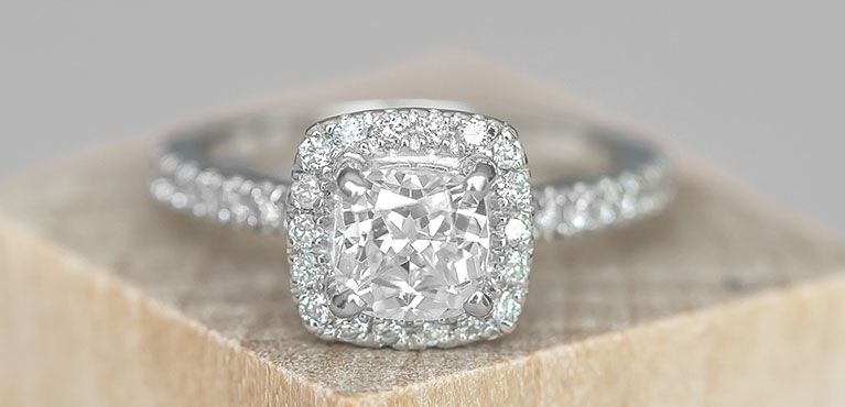 <strong>A Purchasing Guide for Moissanite Engagement Rings</strong>