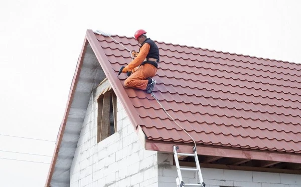 A Comprehensive Guide To Maintain Roof Of Your Commercial Buildings 